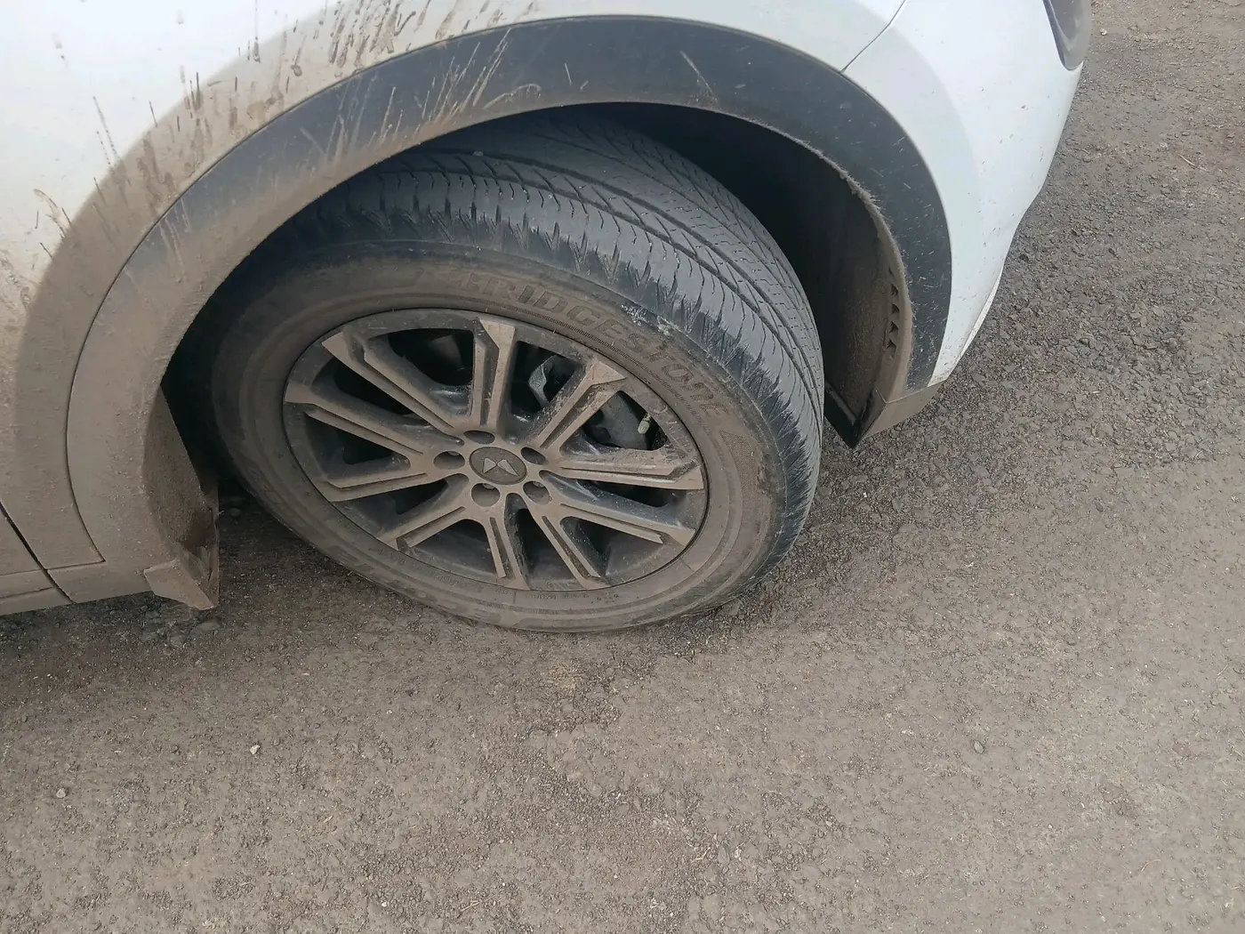 2024 Mahindra XUV700 AX 7 LUXURY D AT 7 STR, Diesel, Automatic, 13,319 km, tyre
