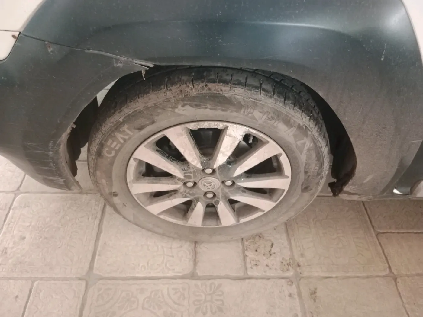 2015 Toyota Etios CROSS 1.4 VD, Diesel, Manual, 1,76,924 km, tyre