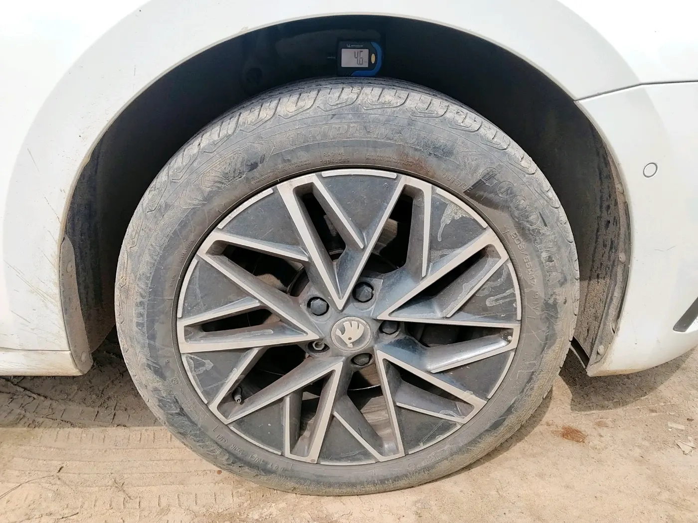 2021 Skoda Octavia L&K 2.0 AT, Petrol, Automatic, 60,854 km, tyre
