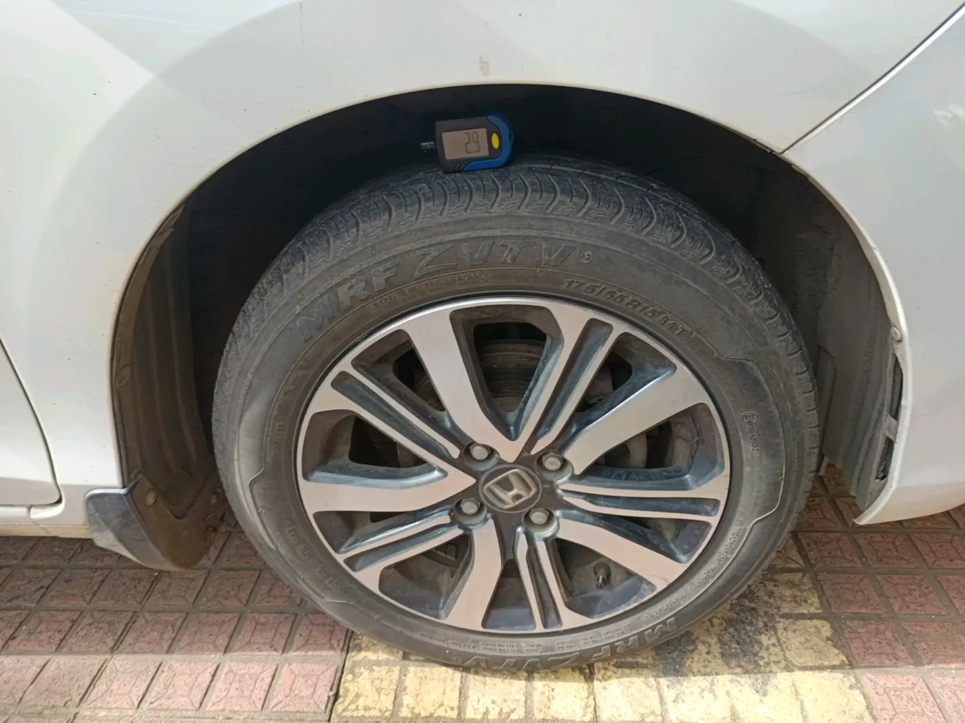 2022 Honda Amaze 1.2L I-VTEC VX CVT, Petrol, Automatic, 27,347 km, tyre