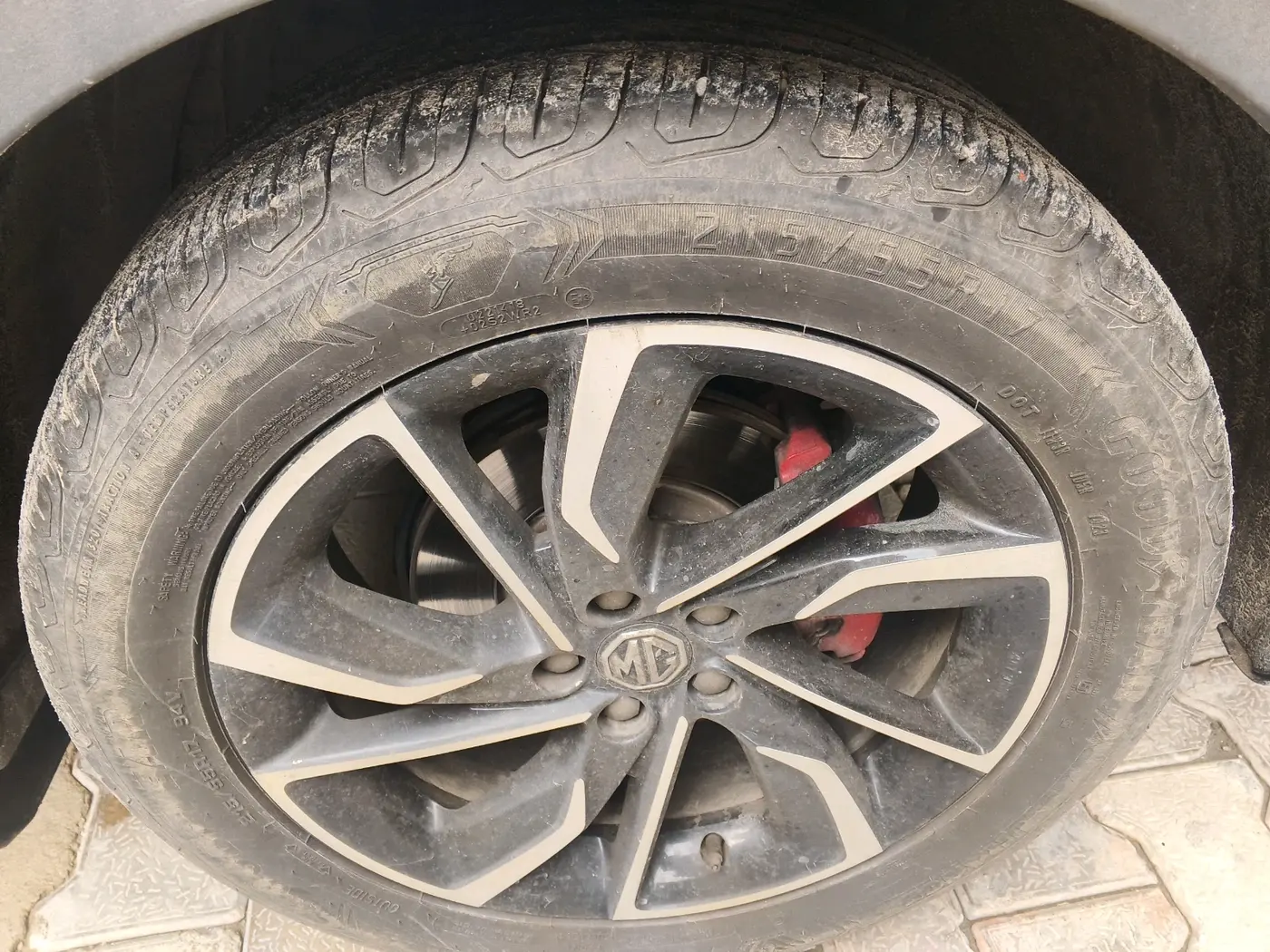 2023 MG ASTOR SAVVY 1.3 TURBO AT S RED, Petrol, Automatic, 17,473 km, tyre