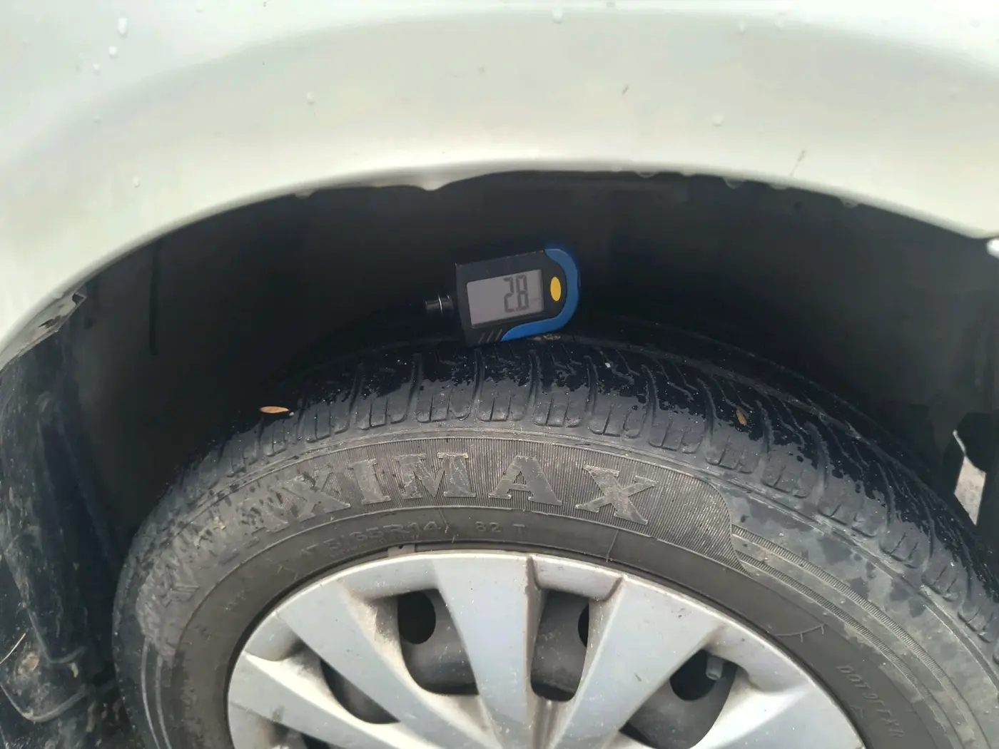 2012 Toyota Etios G SP, Petrol, Manual, 1,07,680 km, tyre