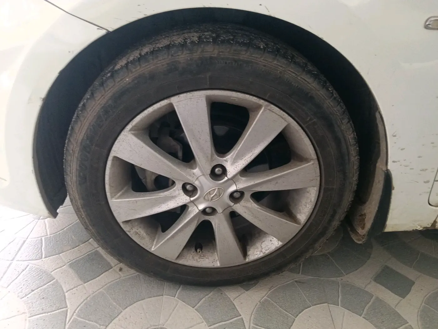 2012 Hyundai Verna FLUIDIC 1.6 CRDI SX, Diesel, Manual, 1,47,506 km, tyre