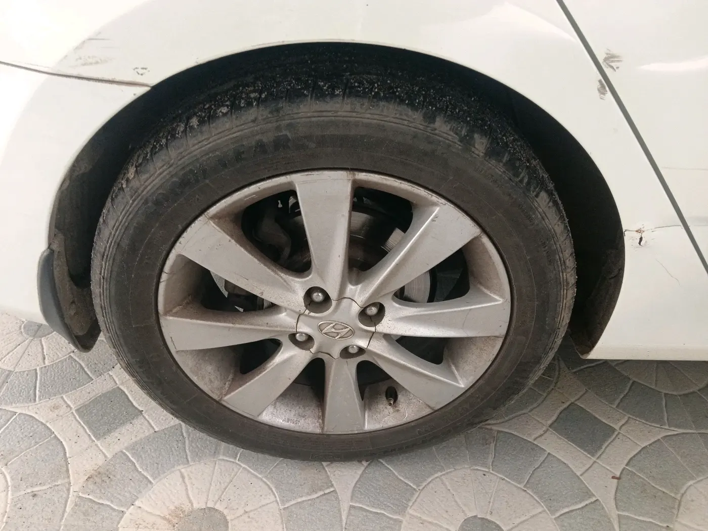 2012 Hyundai Verna FLUIDIC 1.6 CRDI SX, Diesel, Manual, 1,47,506 km, tyre