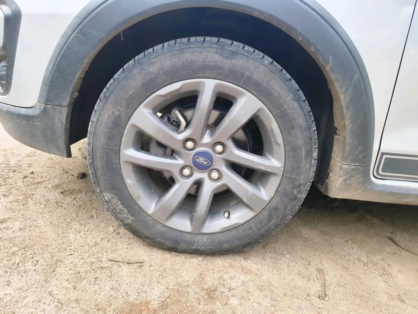 2019 Ford FREESTYLE TITANIUM 1.2 PETROL, Petrol, Manual, 1,58,808 km, tyre