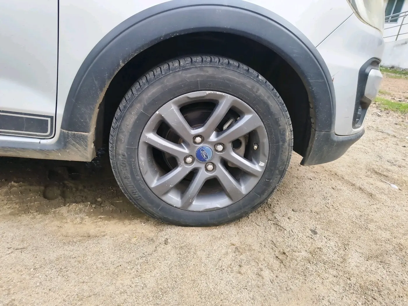2019 Ford FREESTYLE TITANIUM 1.2 PETROL, Petrol, Manual, 1,58,808 km, tyre
