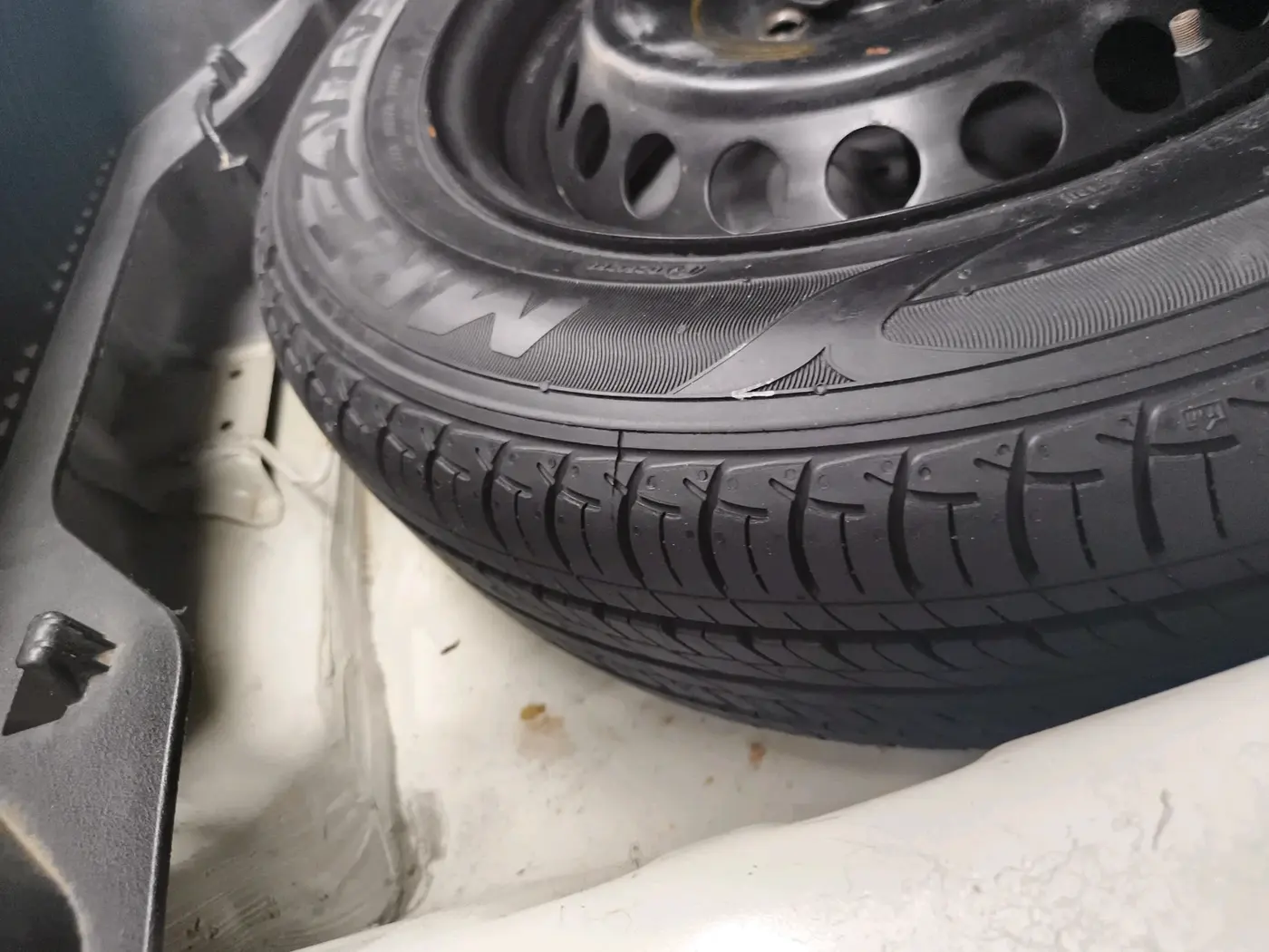 2017 Maruti Baleno ZETA CVT PETROL 1.2, Petrol, Automatic, 60,633 km, tyre