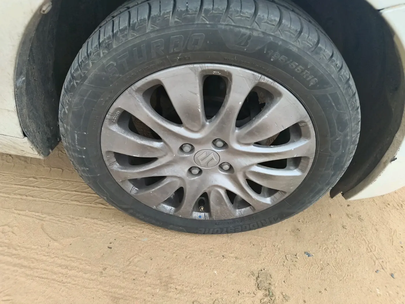 2017 Maruti Baleno ZETA CVT PETROL 1.2, Petrol, Automatic, 60,633 km, tyre