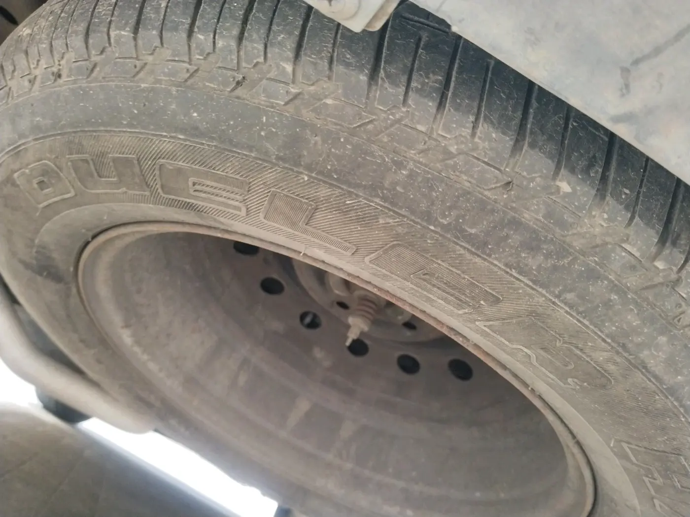 2013 Mahindra XUV500 W6, Diesel, Manual, 1,73,569 km, tyre