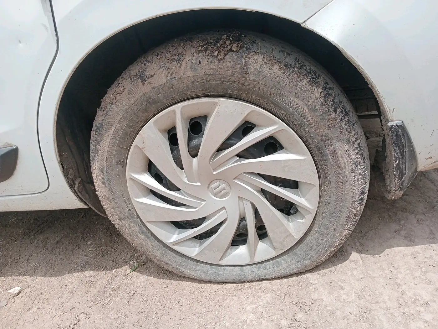 2023 Maruti Ertiga   VXI (O) CNG, CNG, Manual, 44,229 km, tyre