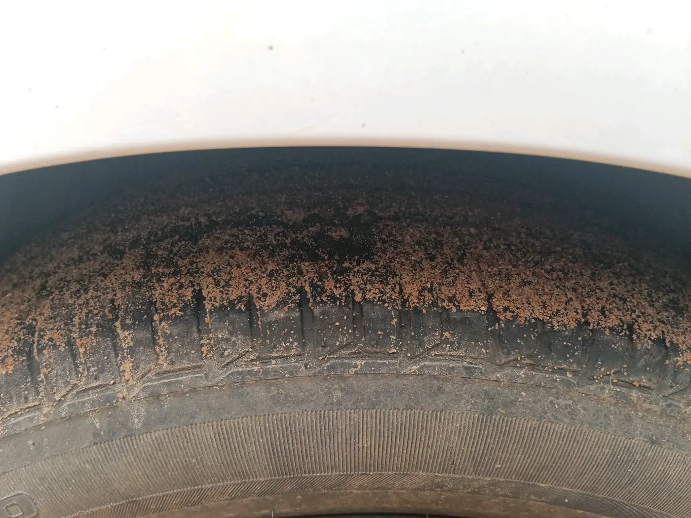 2015 Maruti Ertiga VDI, Diesel, Manual, 1,69,441 km, tyre