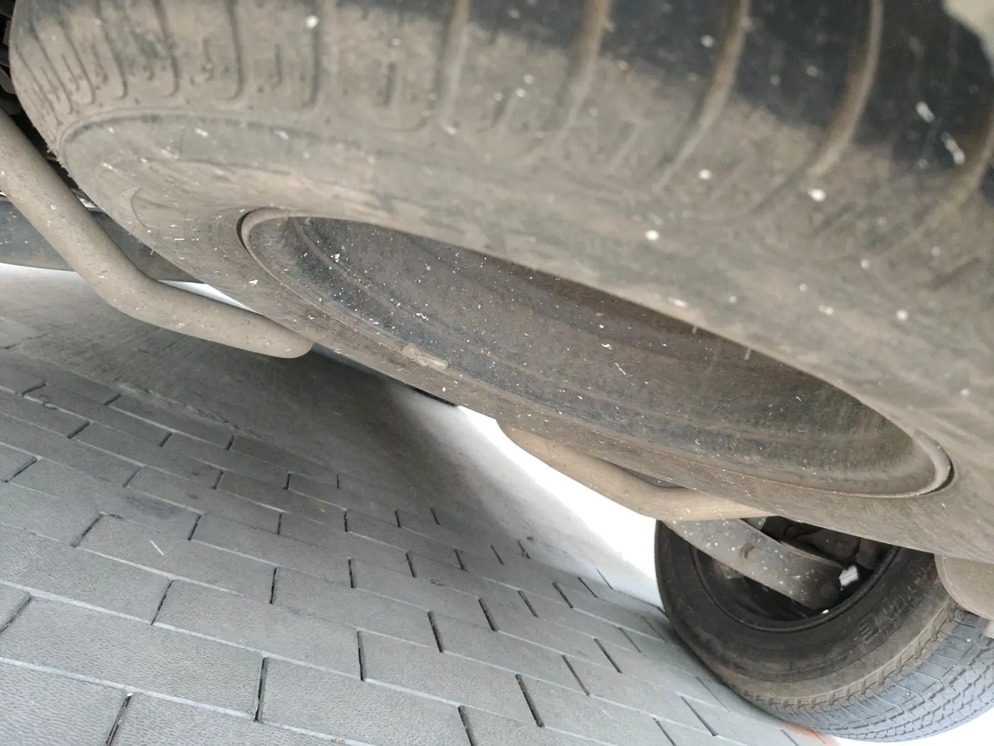 2018 Mahindra XUV500 W5, Diesel, Manual, 74,084 km, tyre
