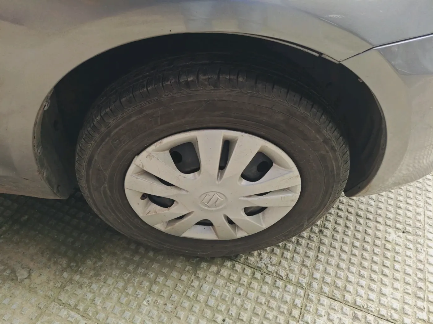 2013 Maruti Swift Dzire VXI, Petrol, Manual, 48,803 km, tyre