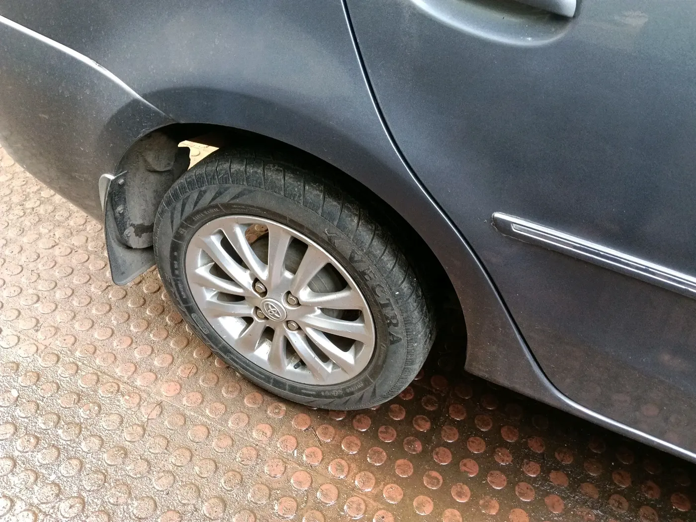 2016 Toyota Etios VX, Petrol, Manual, 47,972 km, tyre