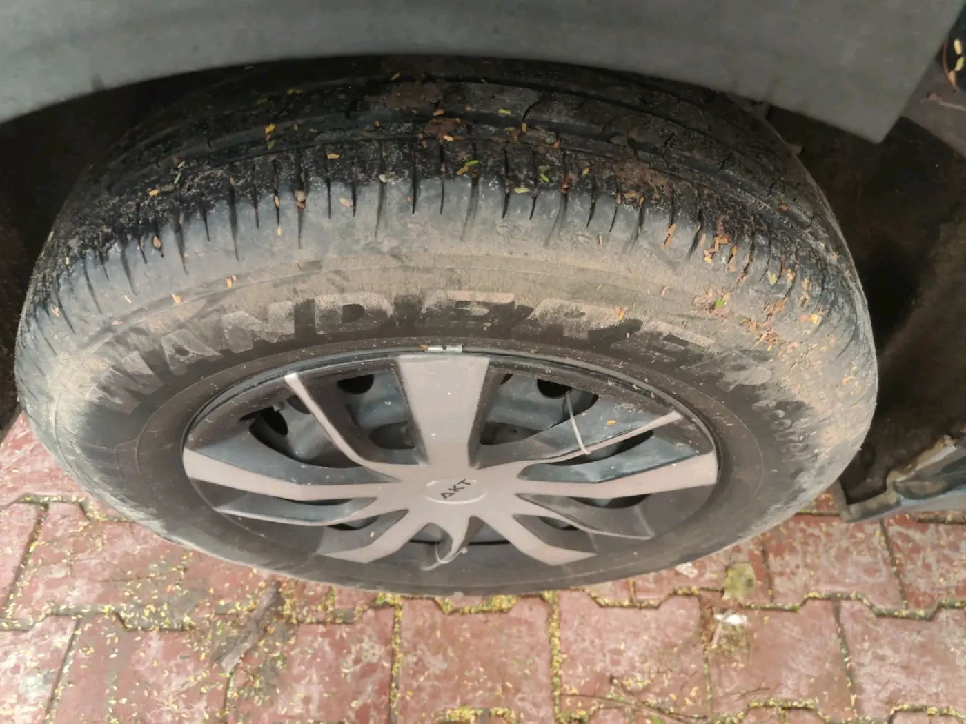2024 Mahindra XUV700 AX5 Select Diesel AT 7 STR, Diesel, Automatic, 49,079 km, tyre