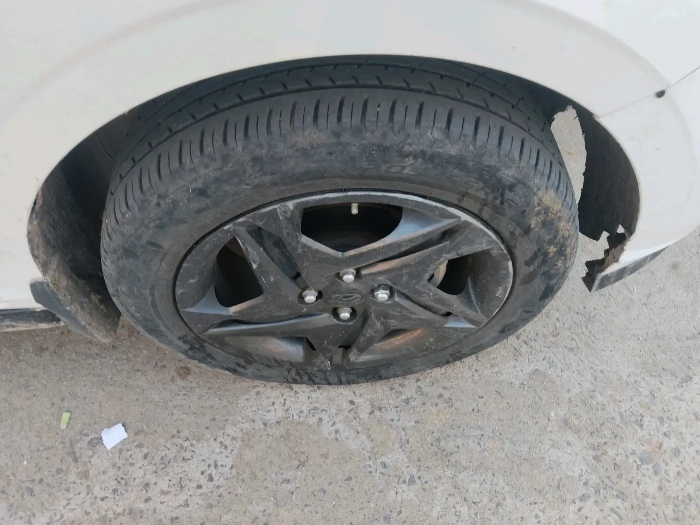 2023 Hyundai NEW I20 SPORTZ 1.2 MT, CNG, Manual, 48,162 km, tyre