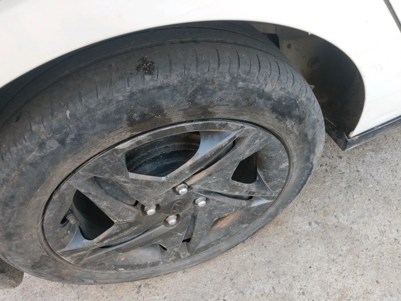 2023 Hyundai NEW I20 SPORTZ 1.2 MT, CNG, Manual, 48,162 km, tyre