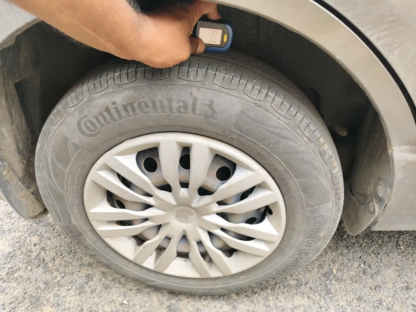 2020 Maruti Dzire VXI, Petrol, Manual, 69,283 km, tyre