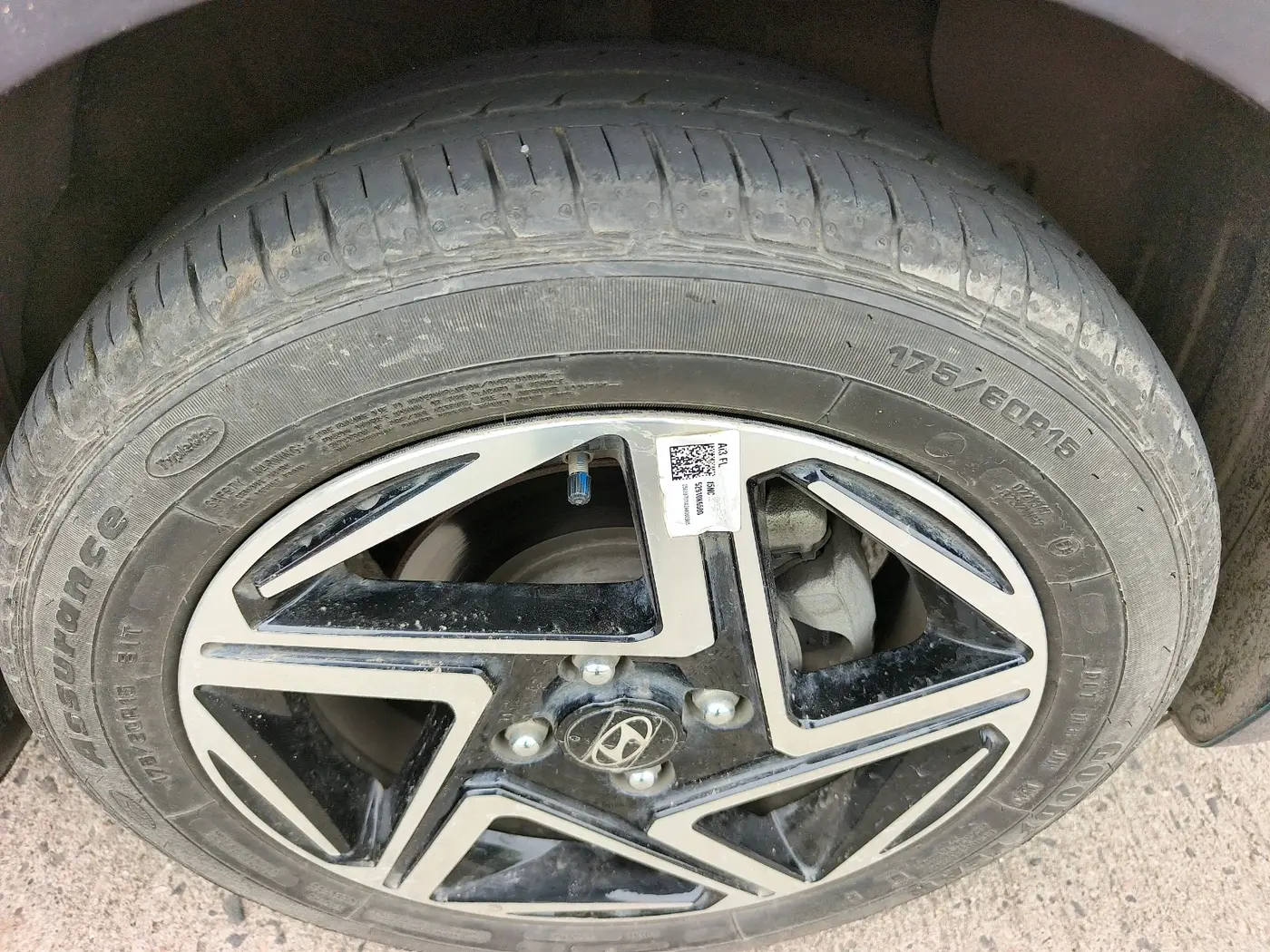 2025 Hyundai GRAND I10 NIOS ASTA AMT 1.2 KAPPA VTVT, Petrol, Automatic, 6,955 km, tyre