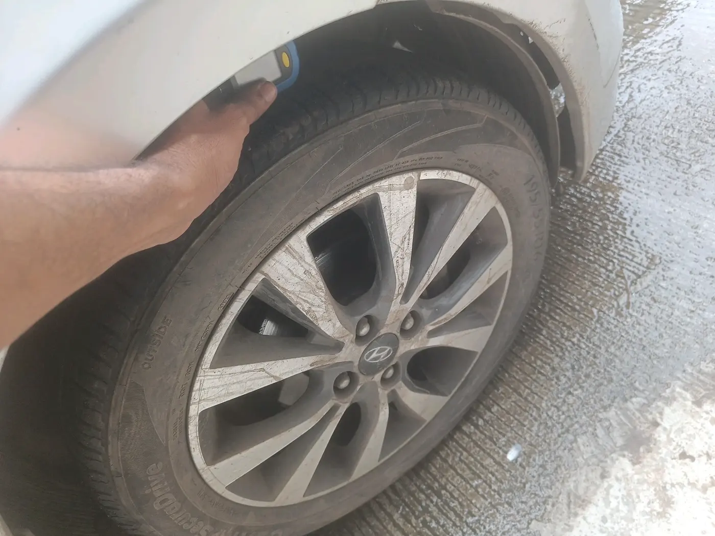 2016 Hyundai Verna 1.6 VTVT SX AT, Petrol, Automatic, 79,270 km, tyre