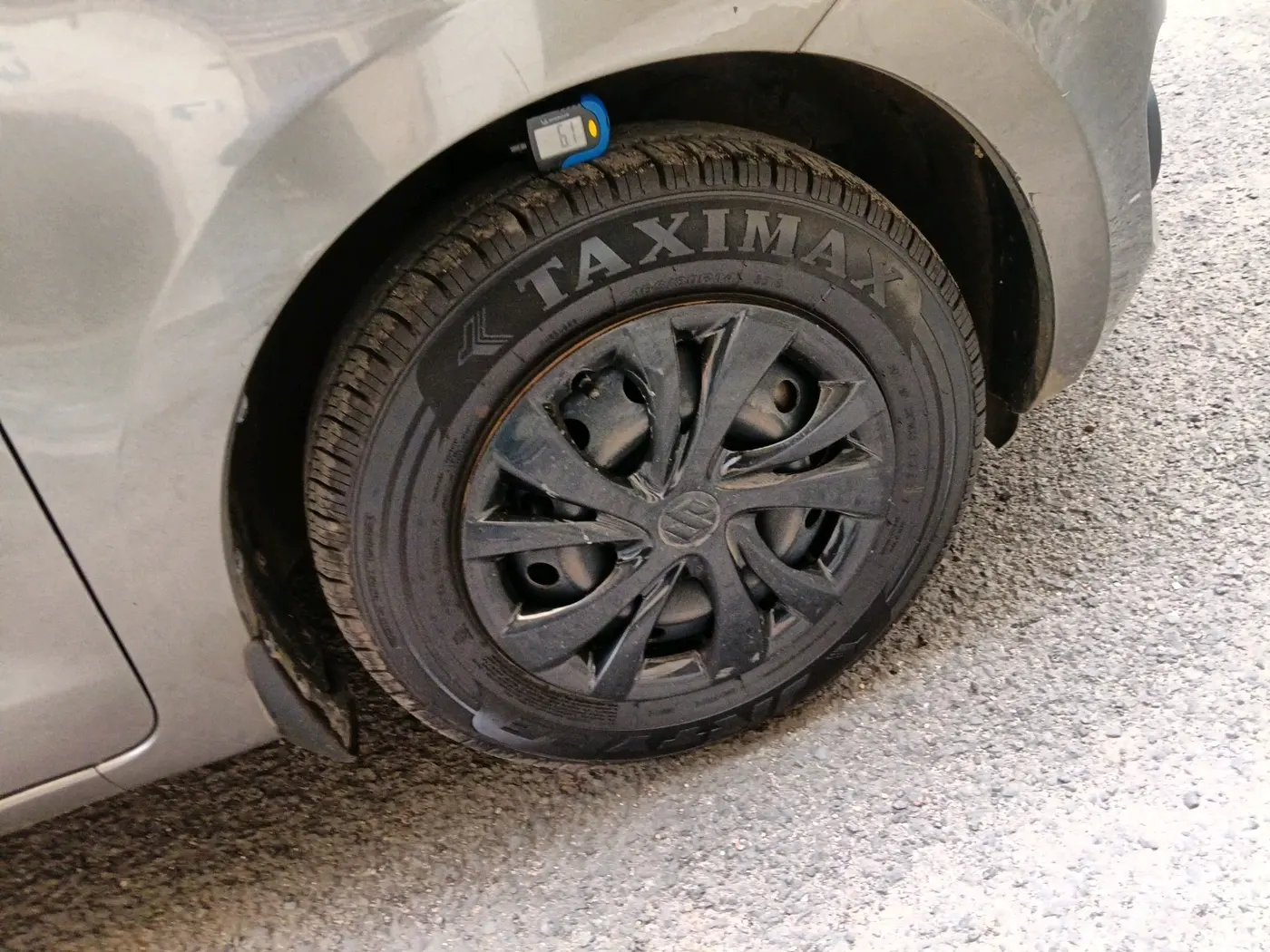 2023 Maruti Swift VXI CNG, CNG, Manual, 42,795 km, tyre