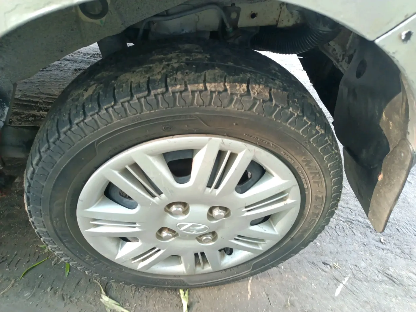 2011 Hyundai Santro Xing GLS, Petrol, Manual, 1,01,105 km, tyre