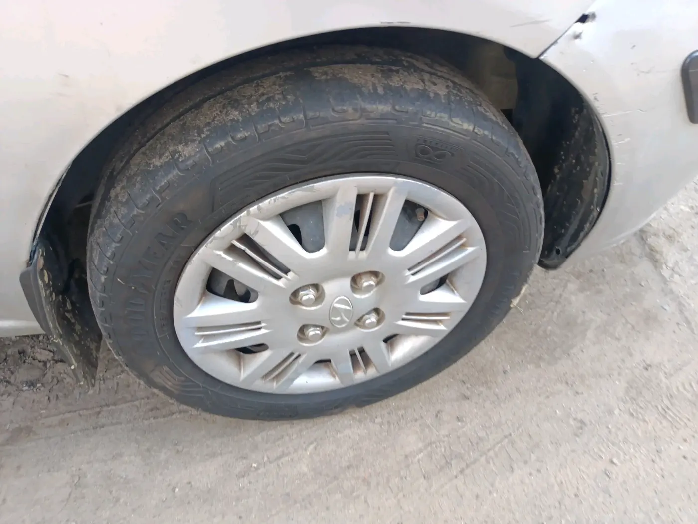 2011 Hyundai Santro Xing GLS, Petrol, Manual, 1,01,105 km, tyre