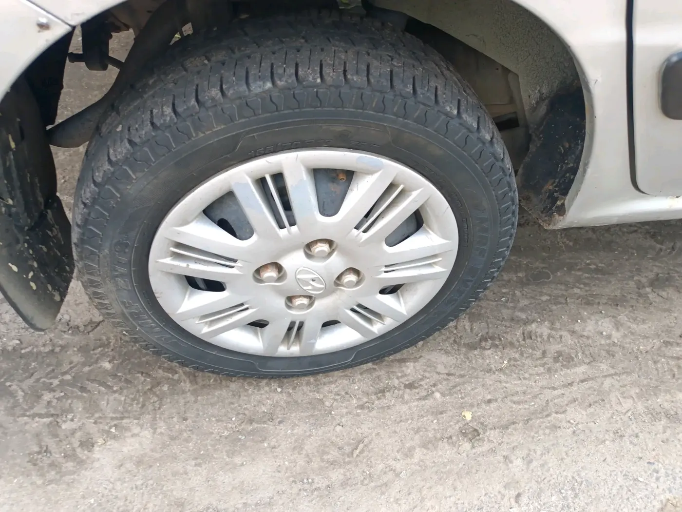 2011 Hyundai Santro Xing GLS, Petrol, Manual, 1,01,105 km, tyre