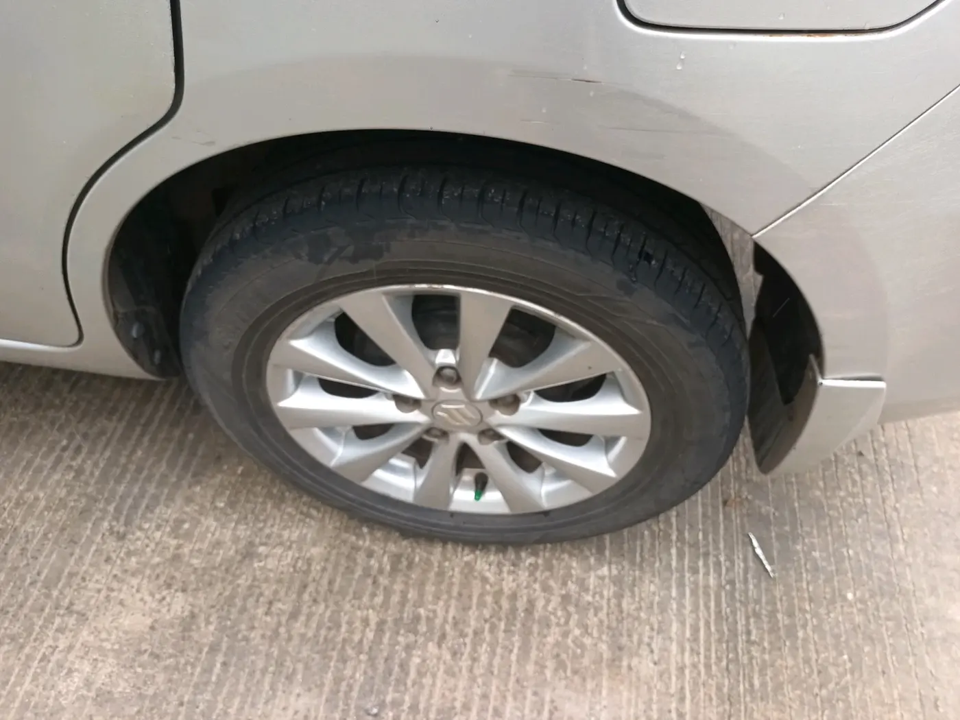 2014 Maruti Ertiga ZDI, Diesel, Manual, 2,19,763 km, tyre