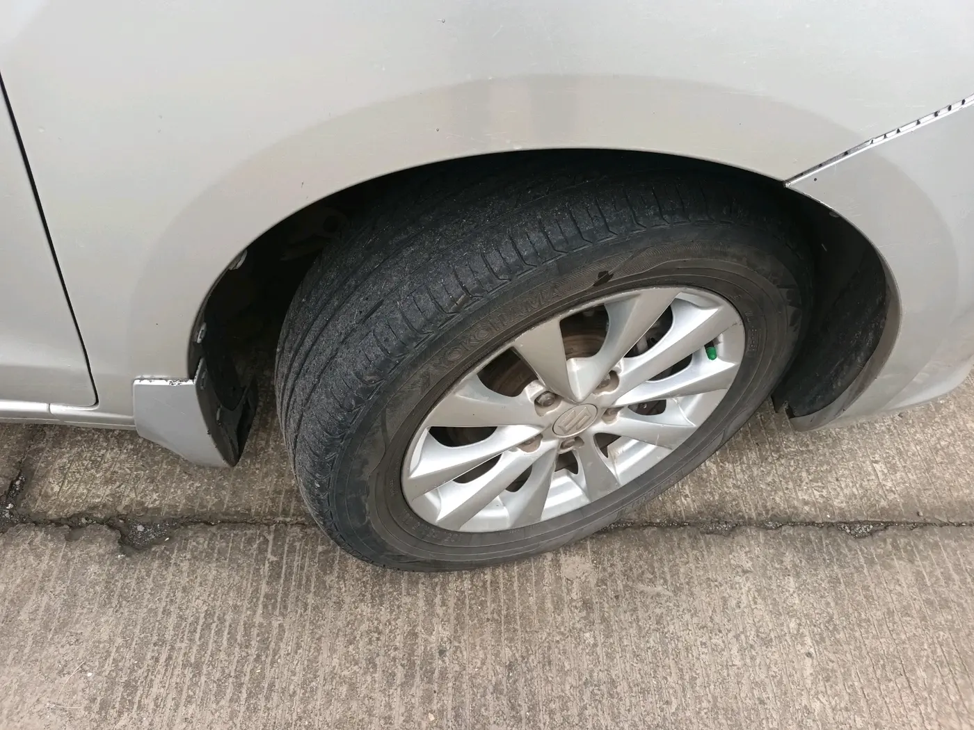2014 Maruti Ertiga ZDI, Diesel, Manual, 2,19,763 km, tyre