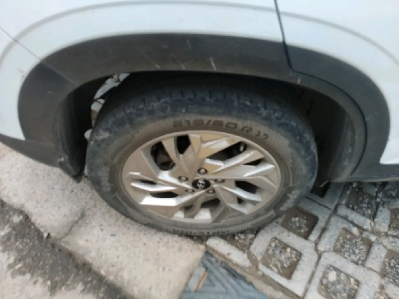 2021 Hyundai Creta SX EXECUTIVE 1.5 DIESEL, Diesel, Manual, 1,74,126 km, tyre