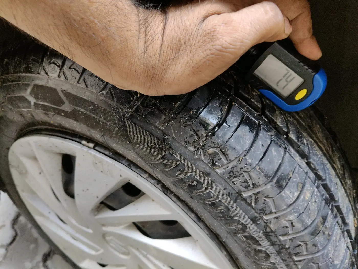 2021 Maruti Ertiga VXI CNG, CNG, Manual, 40,000 km, tyre