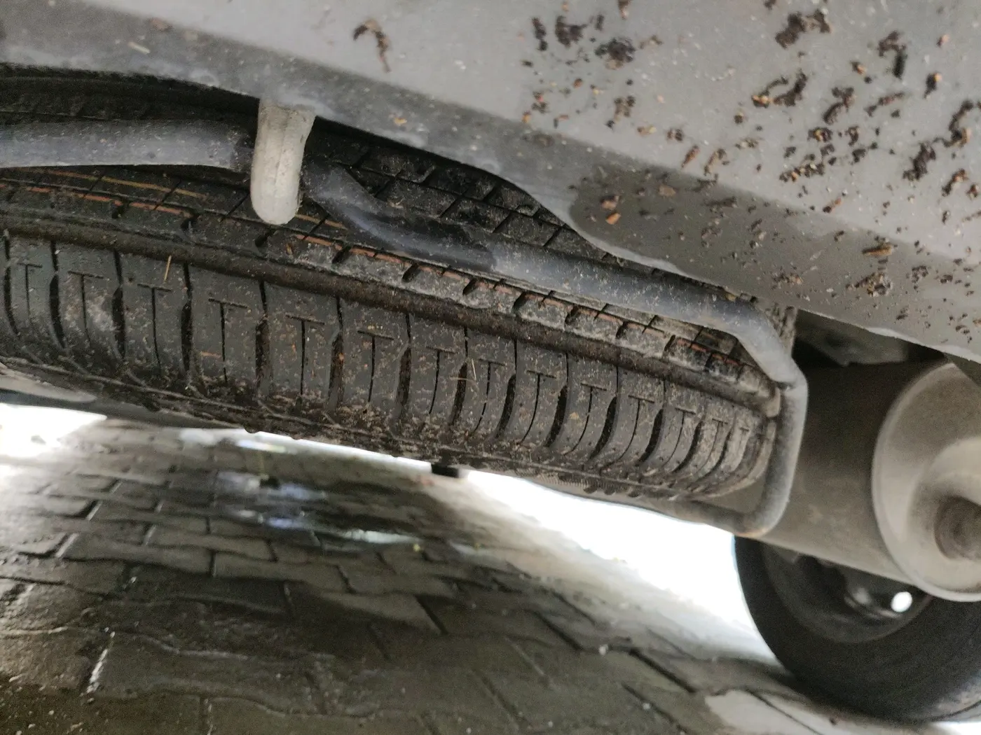 2021 Maruti Ertiga VXI CNG, CNG, Manual, 40,000 km, tyre
