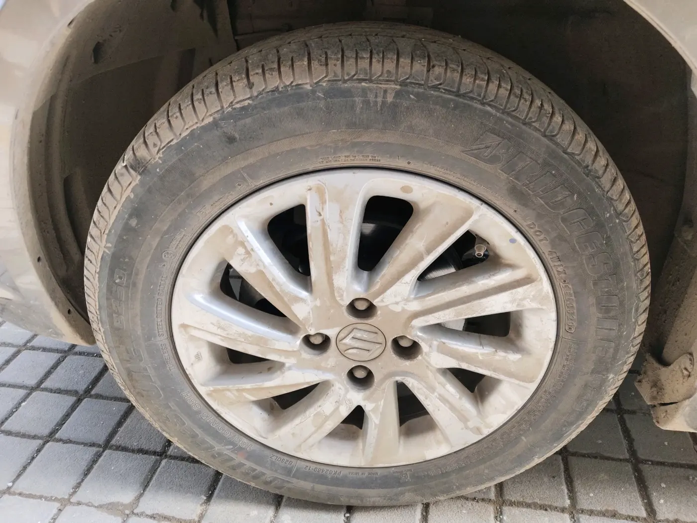 2015 Maruti Swift Dzire ZXI, Petrol, Manual, 22,093 km, tyre