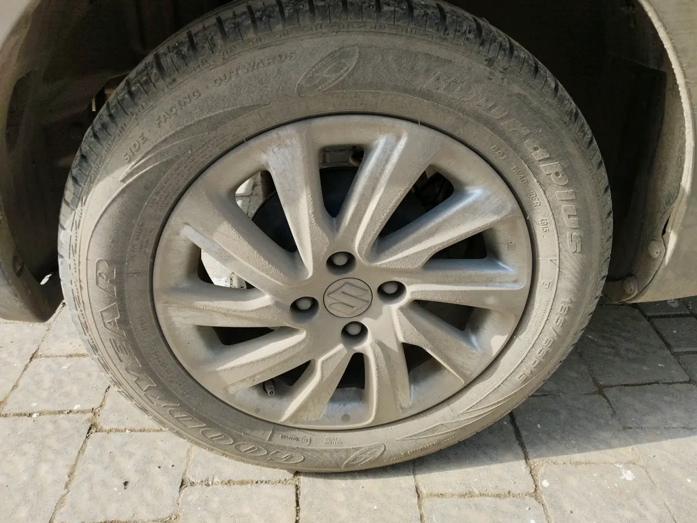 2015 Maruti Swift Dzire ZXI, Petrol, Manual, 22,093 km, tyre