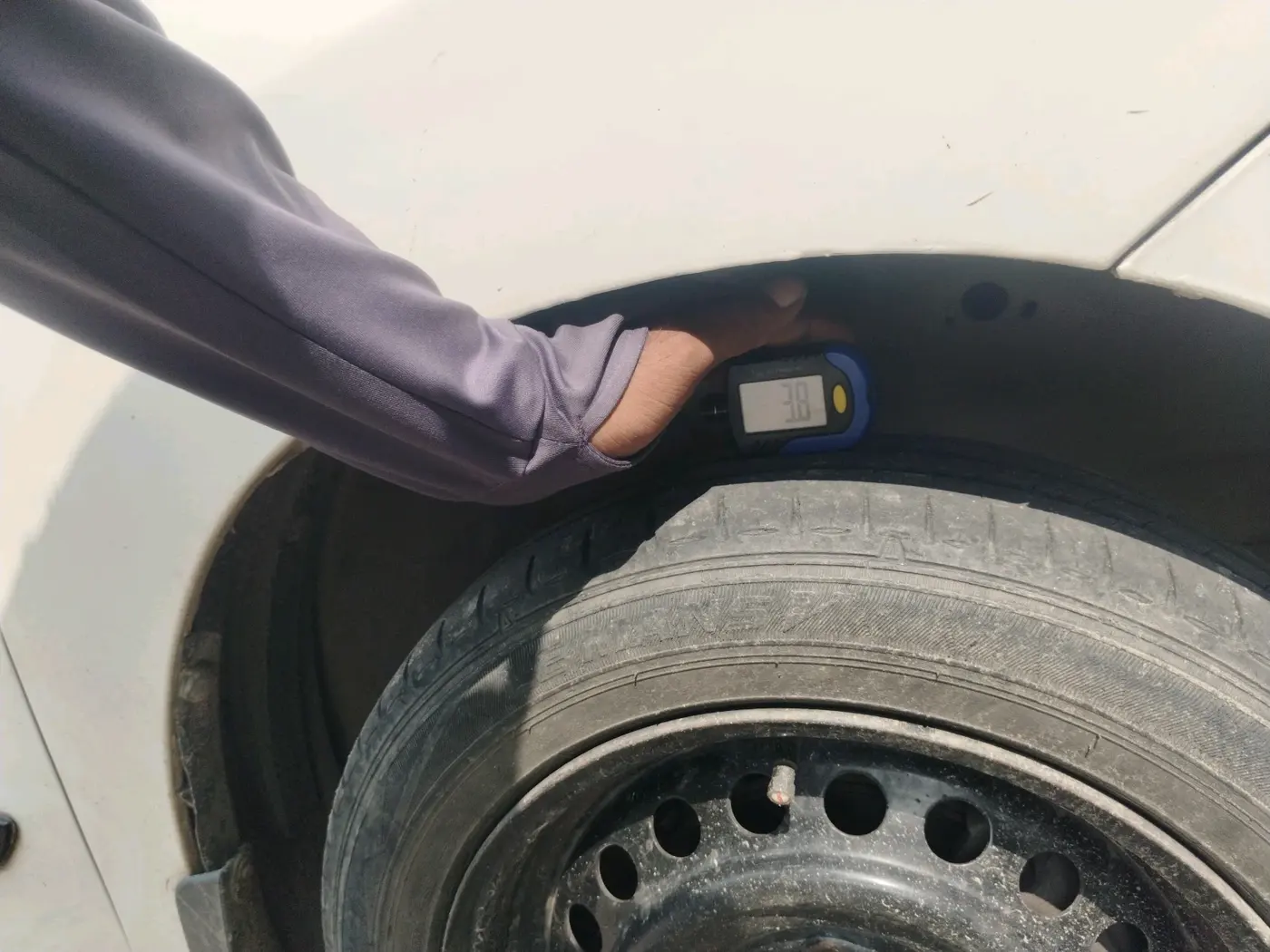 2014 Maruti Wagon R 1.0 VXI, CNG, Manual, 95,112 km, tyre
