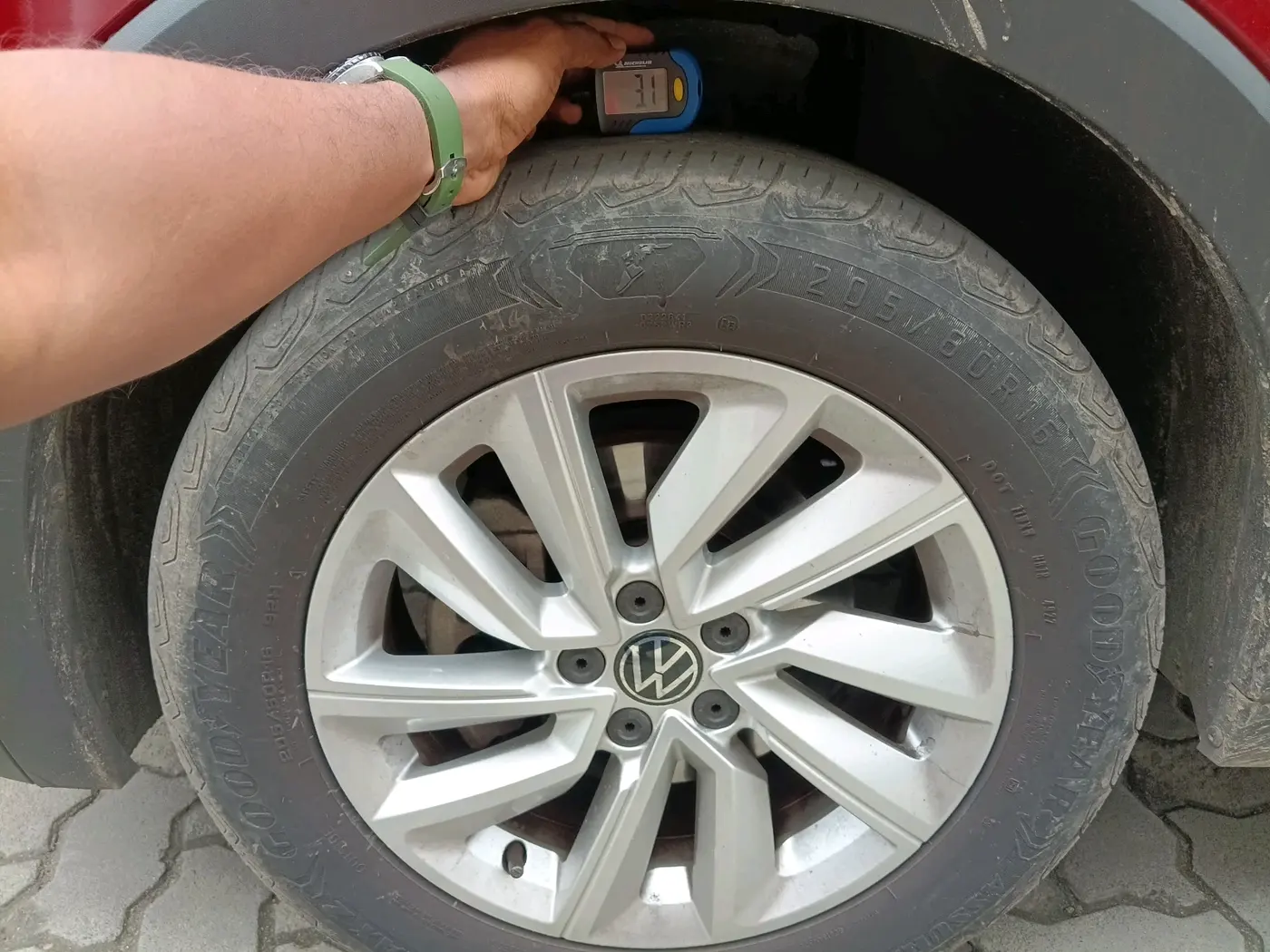 2023 Volkswagen TAIGUN HIGHLINE 1.0 TSI AT, Petrol, Automatic, 40,701 km, tyre