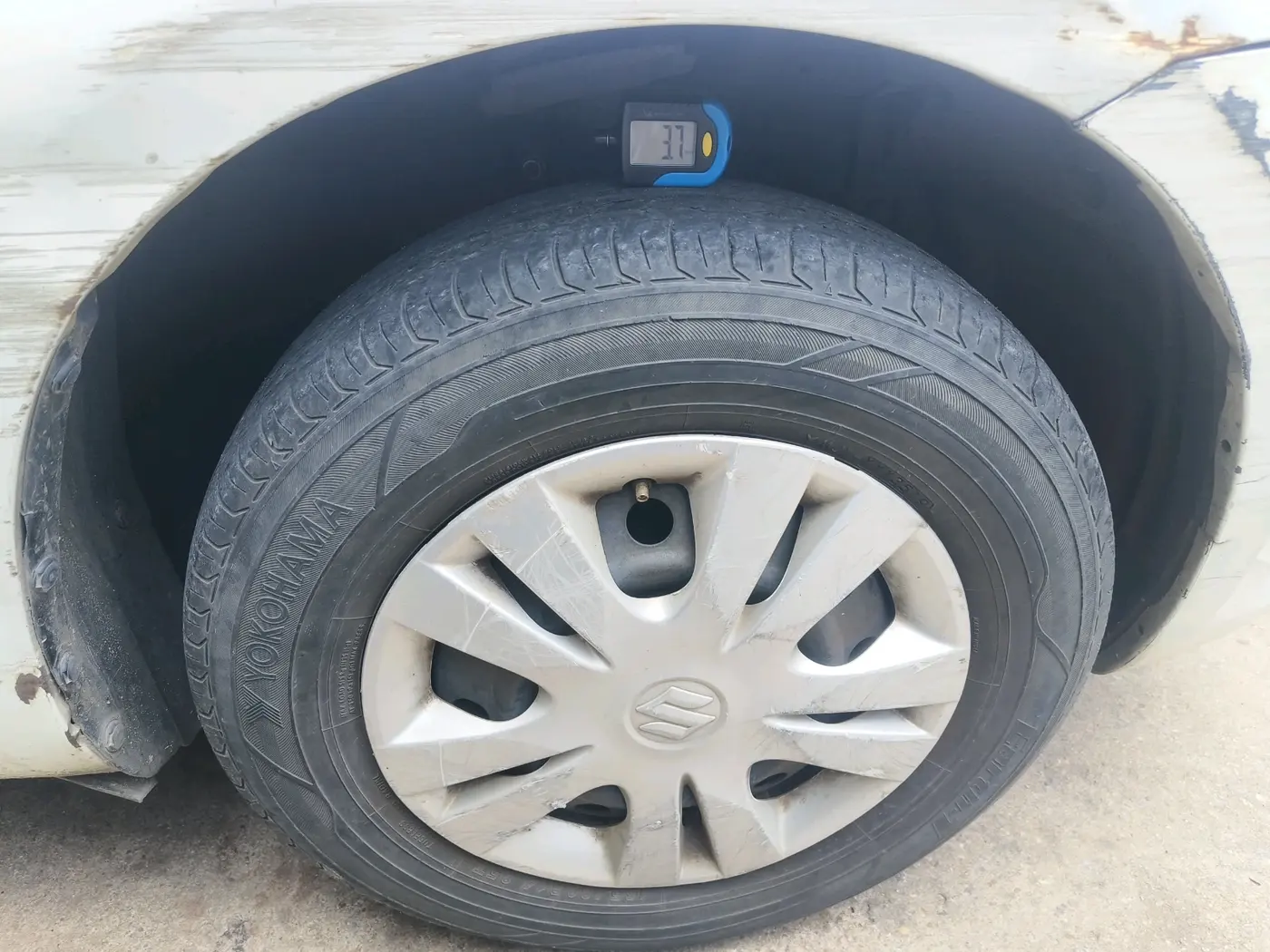 2013 Maruti Swift Dzire VXI, Petrol, Manual, 1,01,255 km, tyre