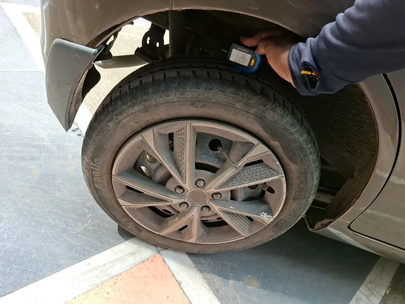 2017 Maruti Wagon R 1.0 VXI, Petrol, Manual, 64,661 km, tyre