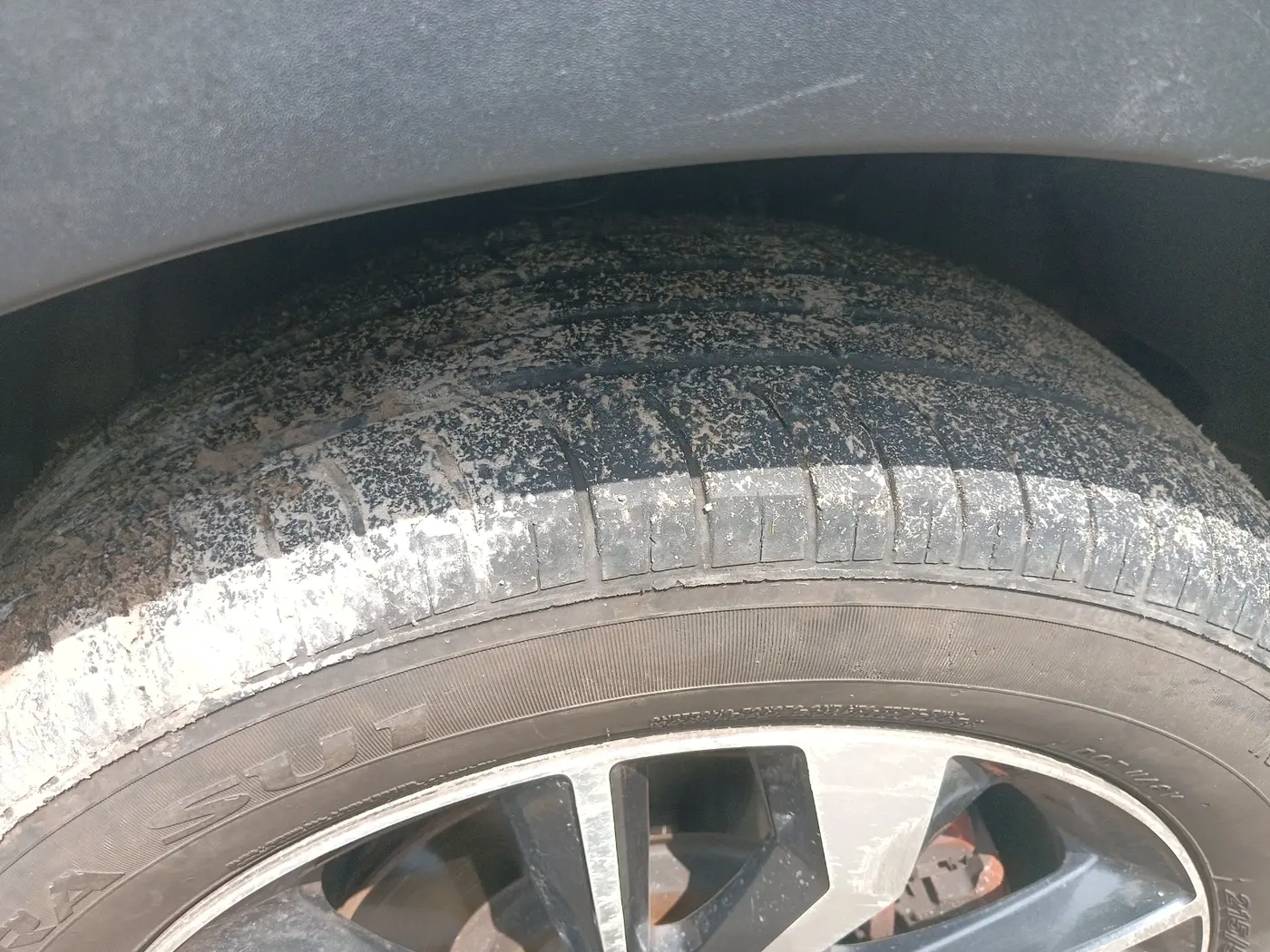 2019 Mahindra XUV300 W8 (O) 1.5 DIESEL, Diesel, Manual, 1,62,606 km, tyre