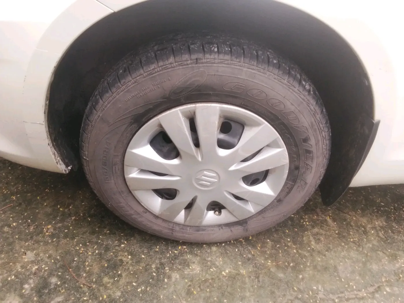 2014 Maruti Swift Dzire VXI, Petrol, Manual, 43,604 km, tyre