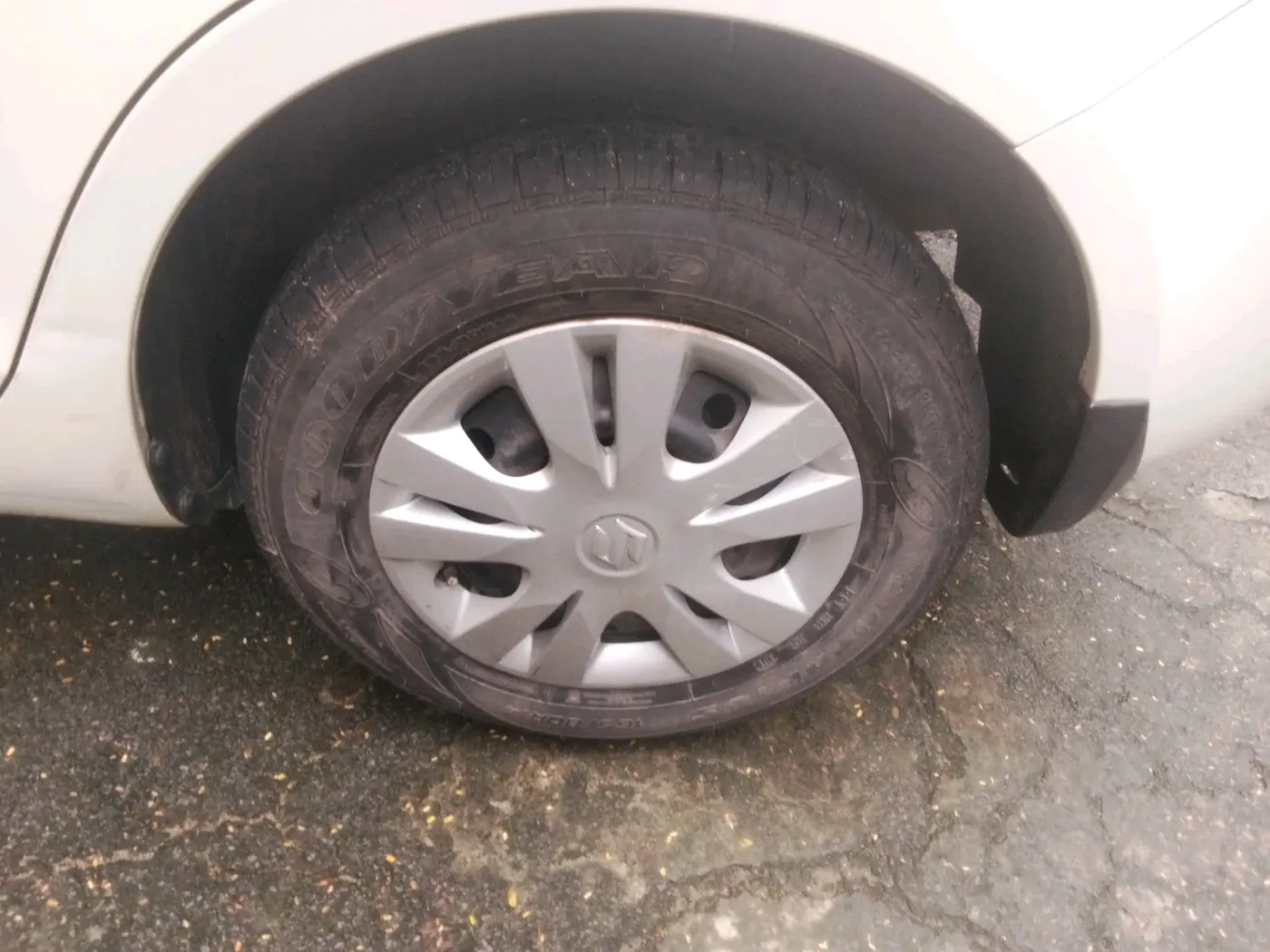 2014 Maruti Swift Dzire VXI, Petrol, Manual, 43,604 km, tyre