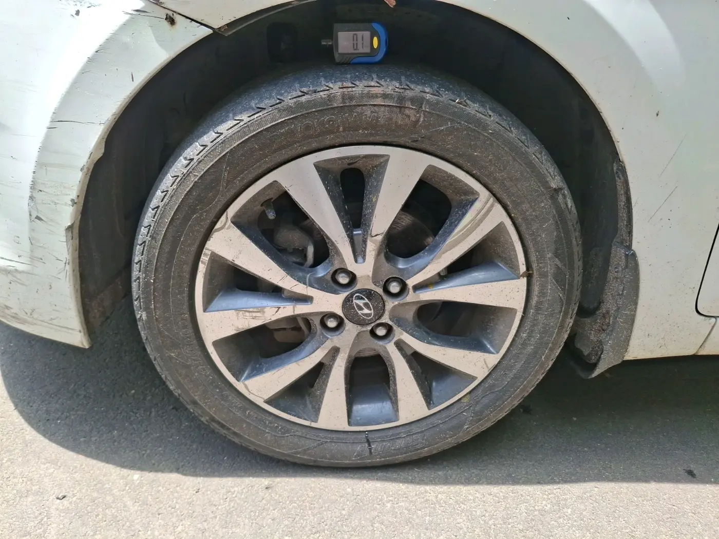 2016 Hyundai Verna 1.6 VTVT SX, Petrol, Manual, 1,08,127 km, tyre