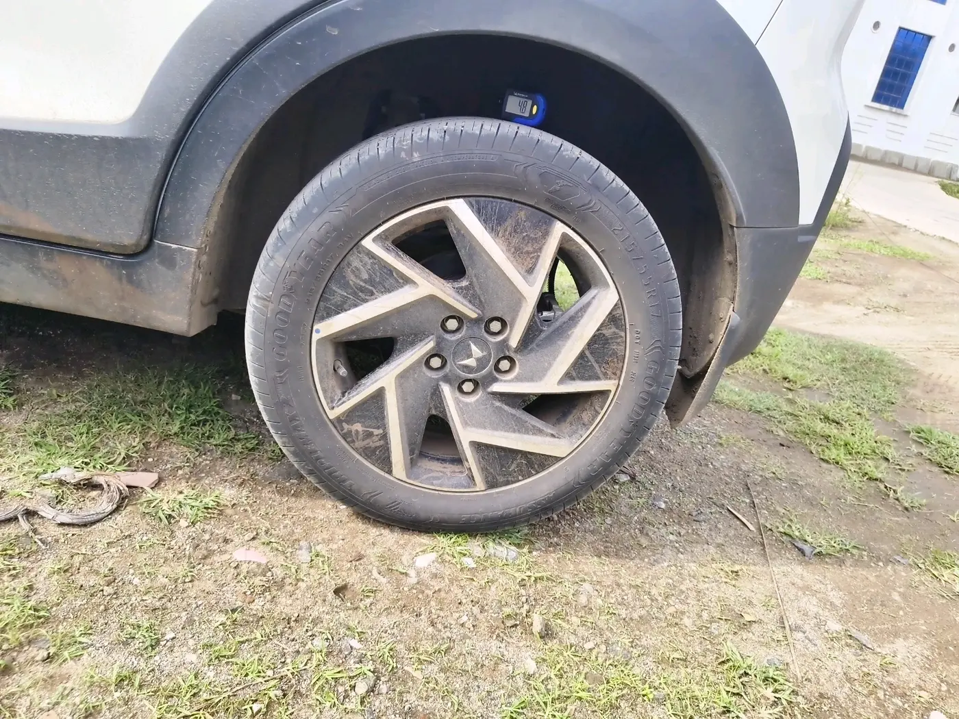 2025 Mahindra XUV 3XO AX7 1.2 TGDi, Petrol, Manual, 17,813 km, tyre