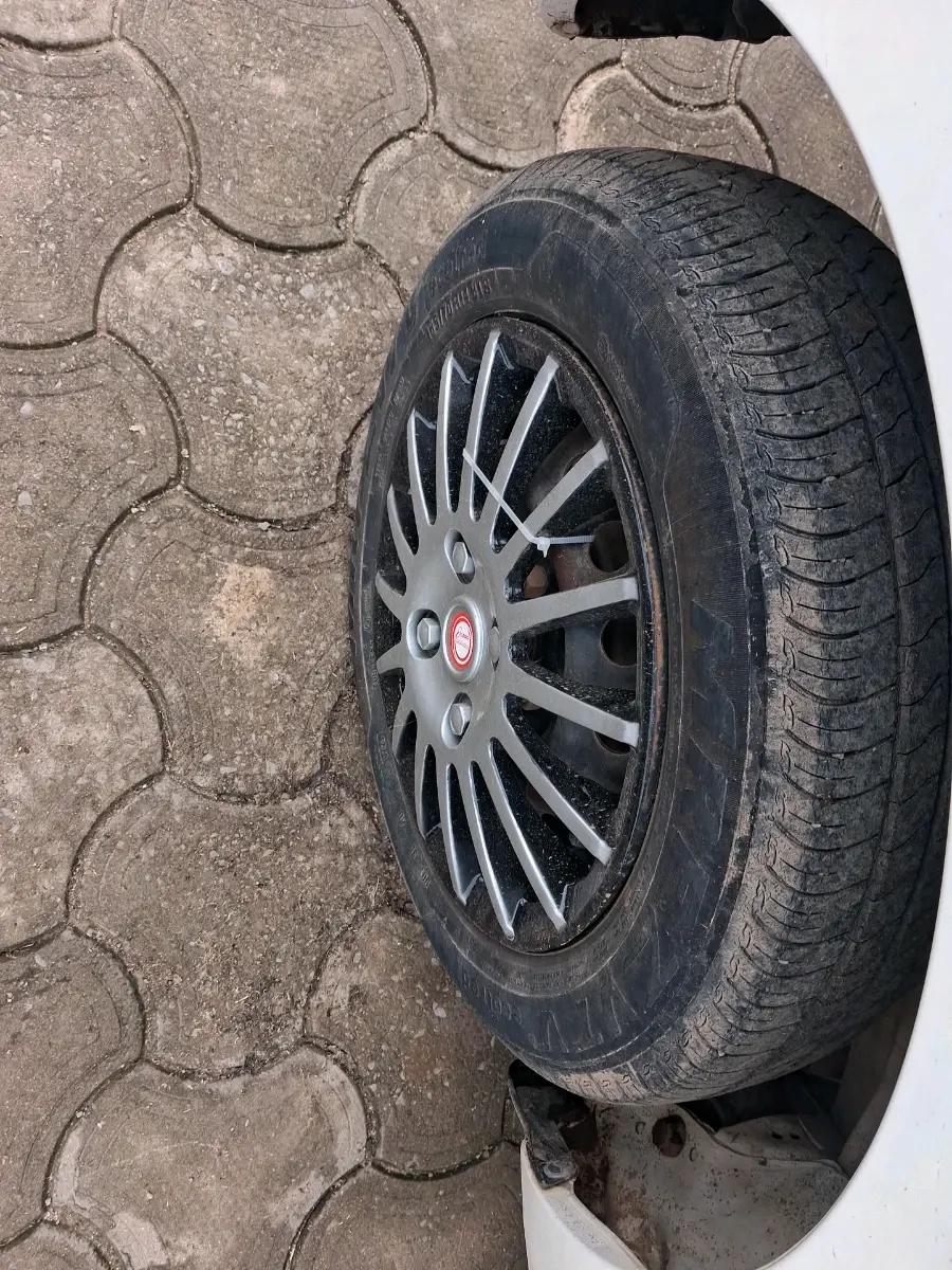 2023 Maruti New Wagon-R VXI 1.0, Petrol, Manual, 46,996 km, tyre