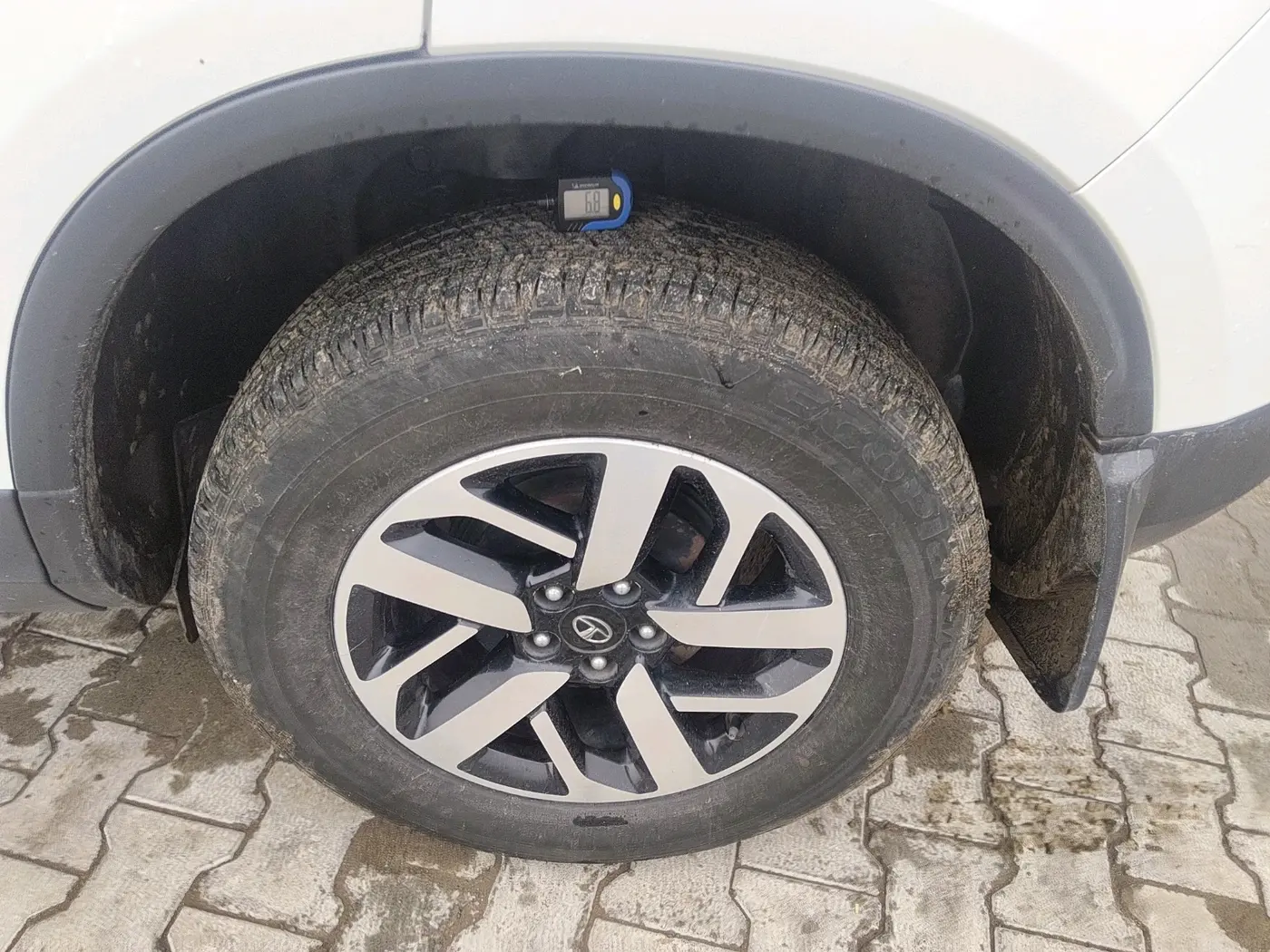 2021 Tata Harrier XZ PLUS 2.0L, Diesel, Manual, 1,27,459 km, tyre