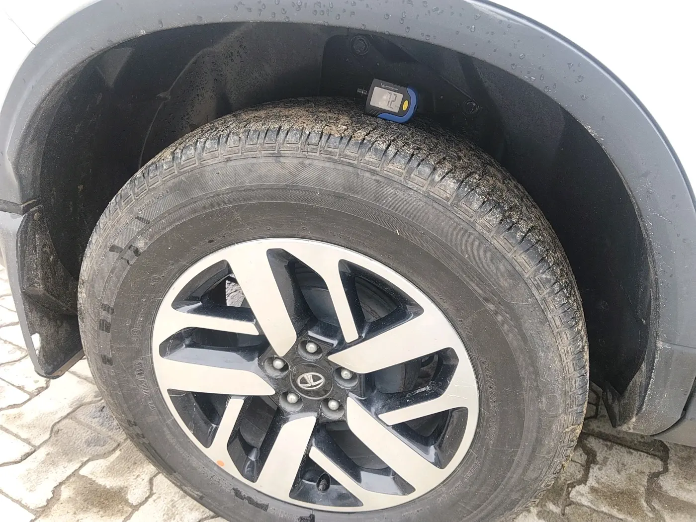 2021 Tata Harrier XZ PLUS 2.0L, Diesel, Manual, 1,27,459 km, tyre