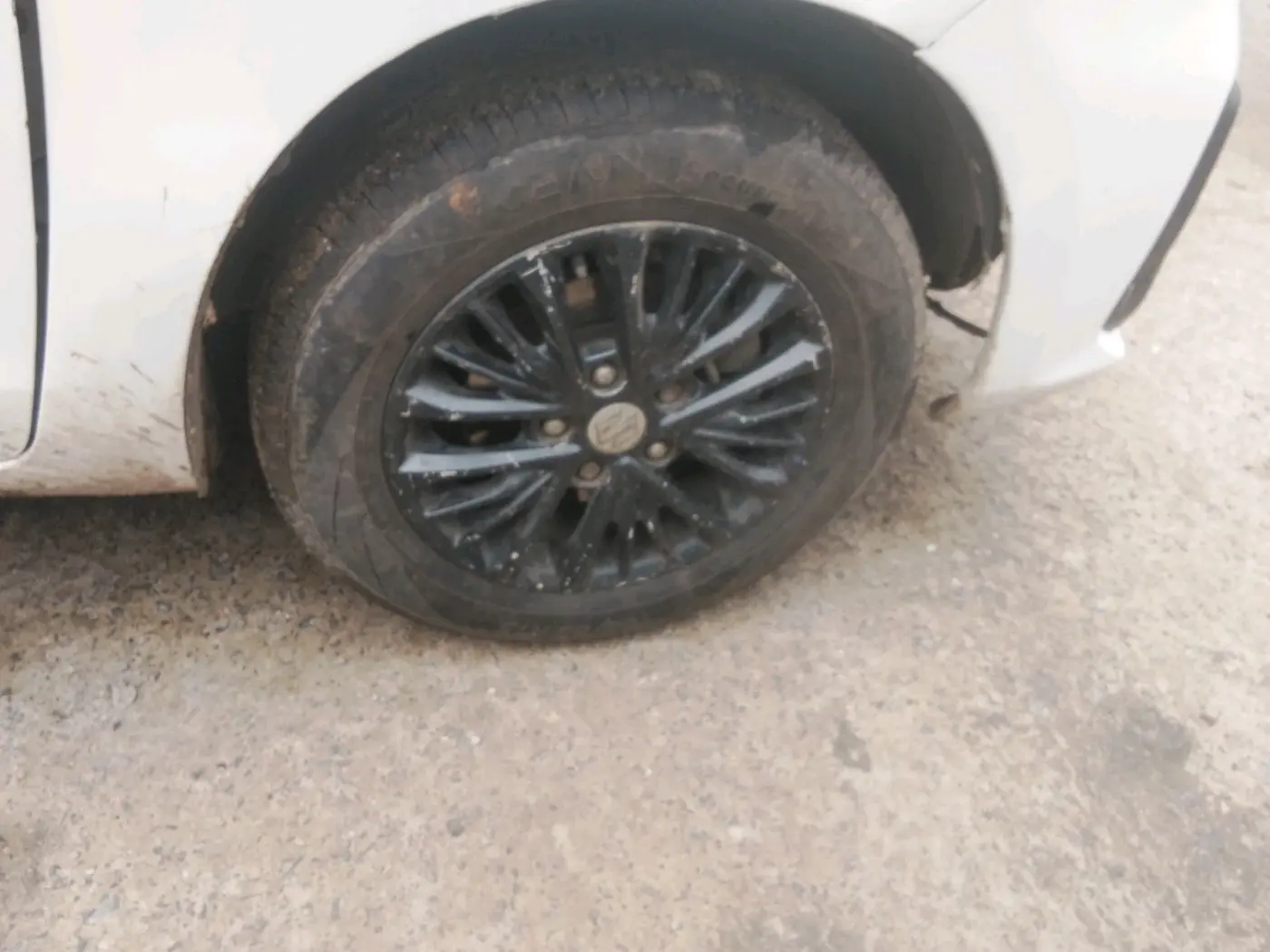 2022 Maruti Ertiga VXI SHVS, Petrol, Manual, 1,11,852 km, tyre