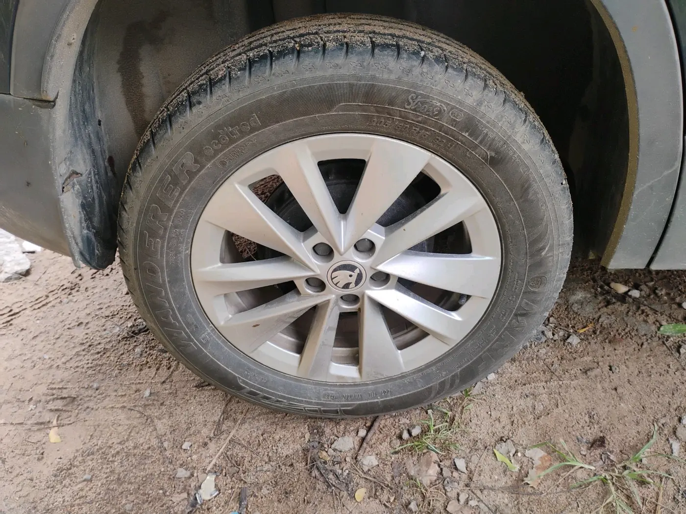 2025 Skoda Kylaq Signature, Petrol, Manual, 14,899 km, tyre
