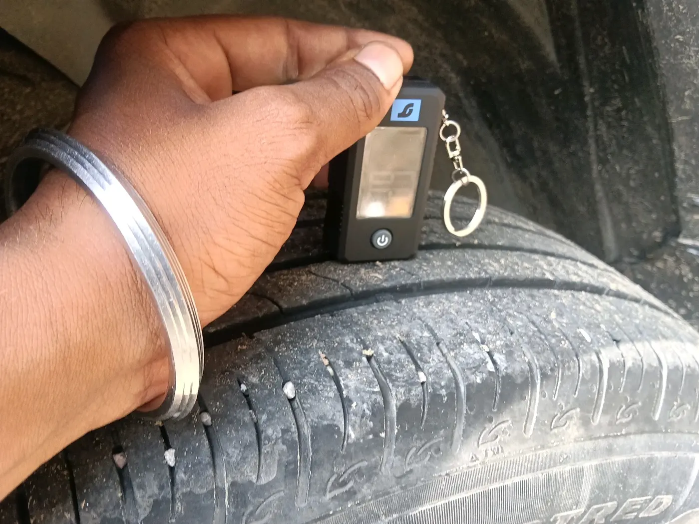 2024 Maruti BREZZA LXI S- CNG, CNG, Manual, 50,452 km, tyre
